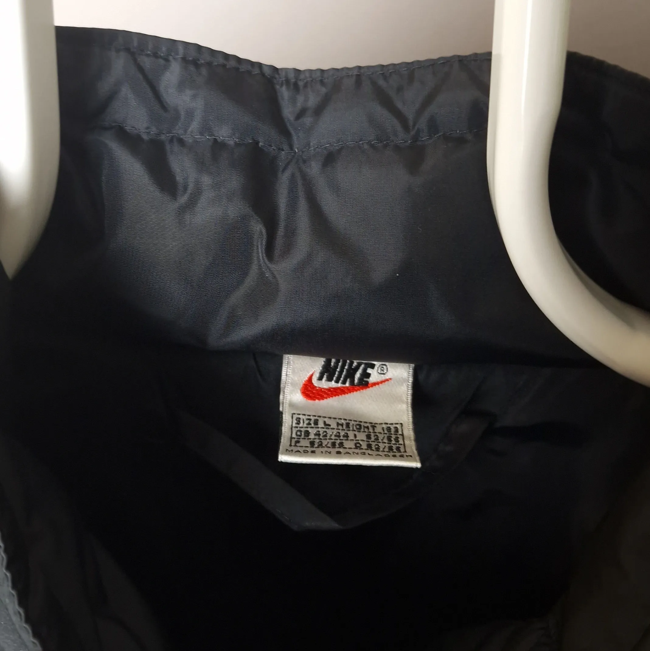 90s Nike down filled puffer jacket in black - L/XL