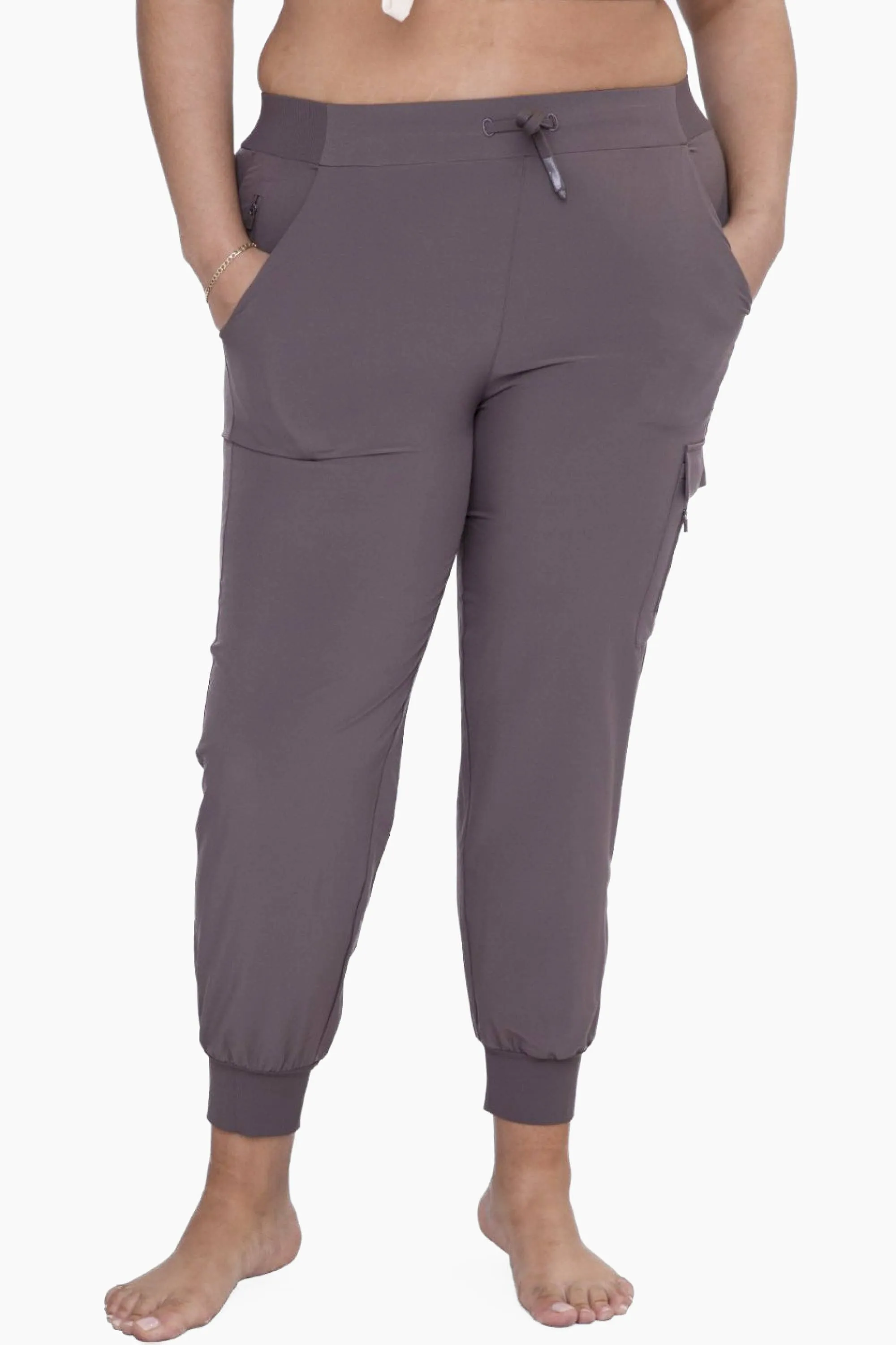 CURVY High-Waisted Capri Active Joggers with Pockets