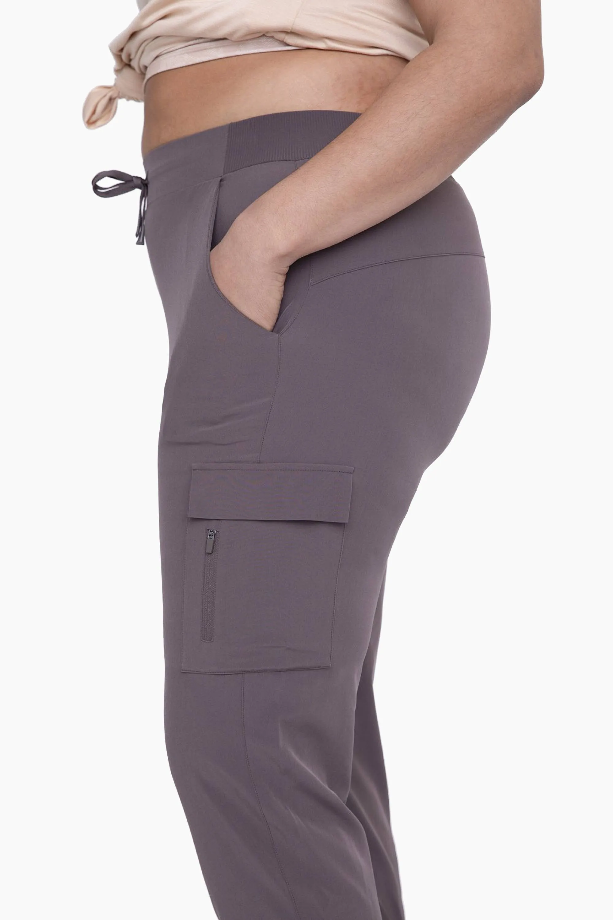 CURVY High-Waisted Capri Active Joggers with Pockets