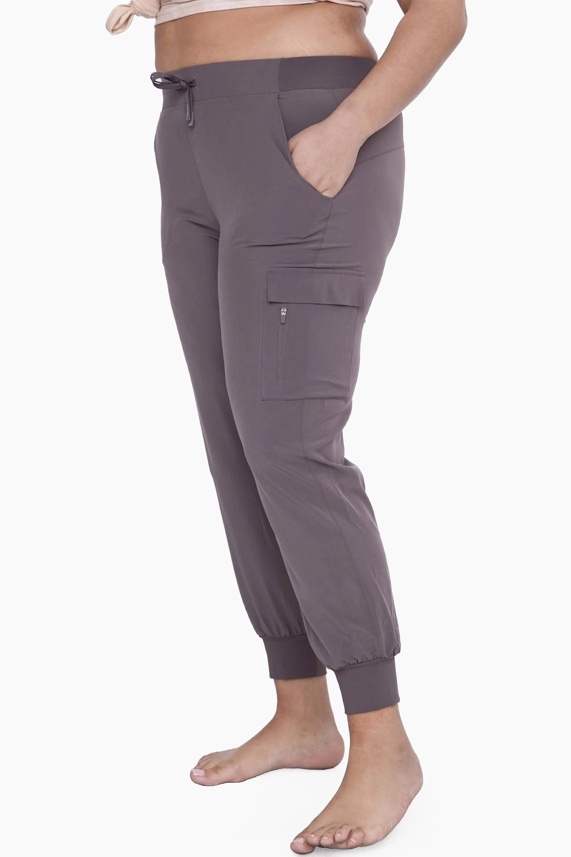 CURVY High-Waisted Capri Active Joggers with Pockets