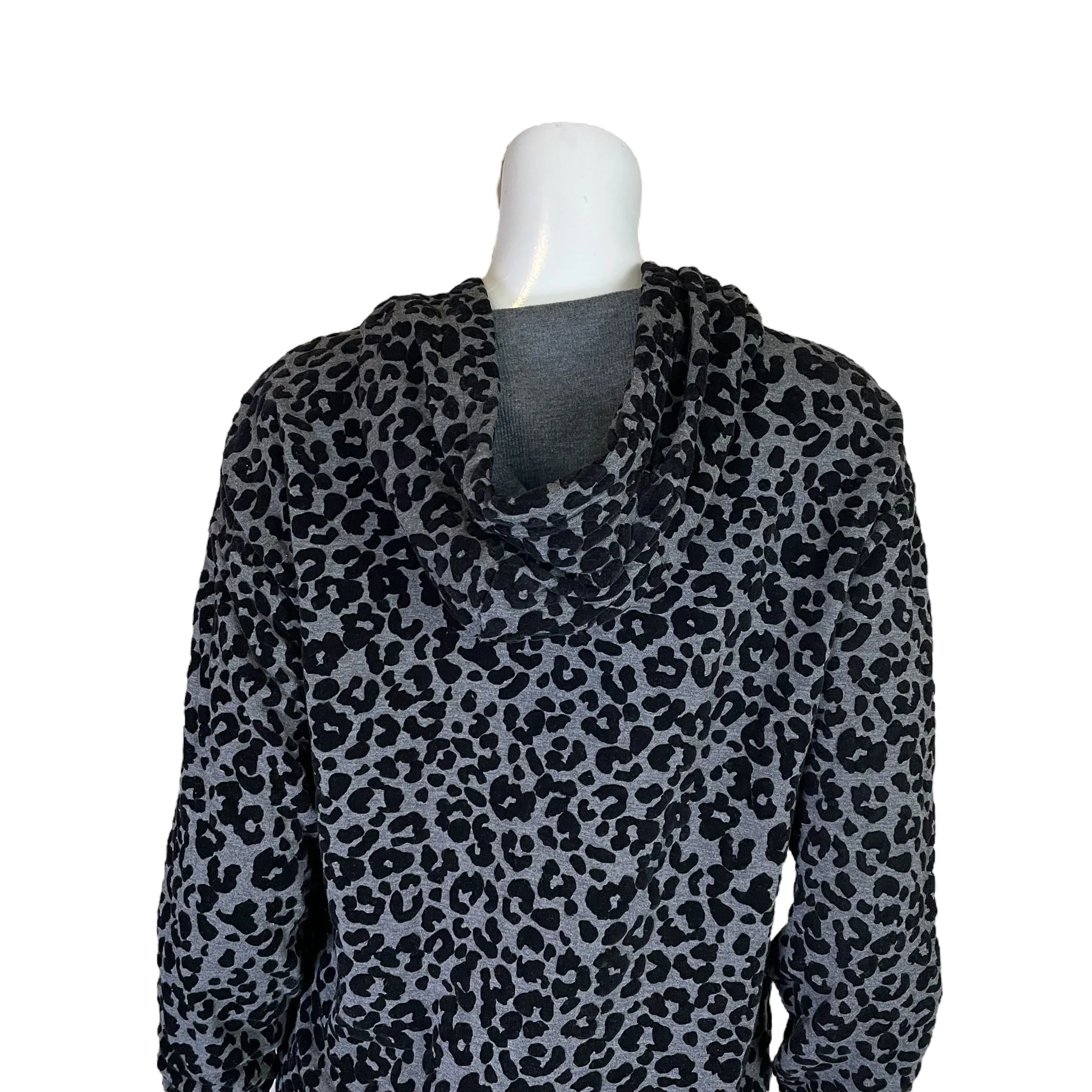 Soma Wknd | Women's Gray and Black Velour Leopard Print Lounge Set | Size: L