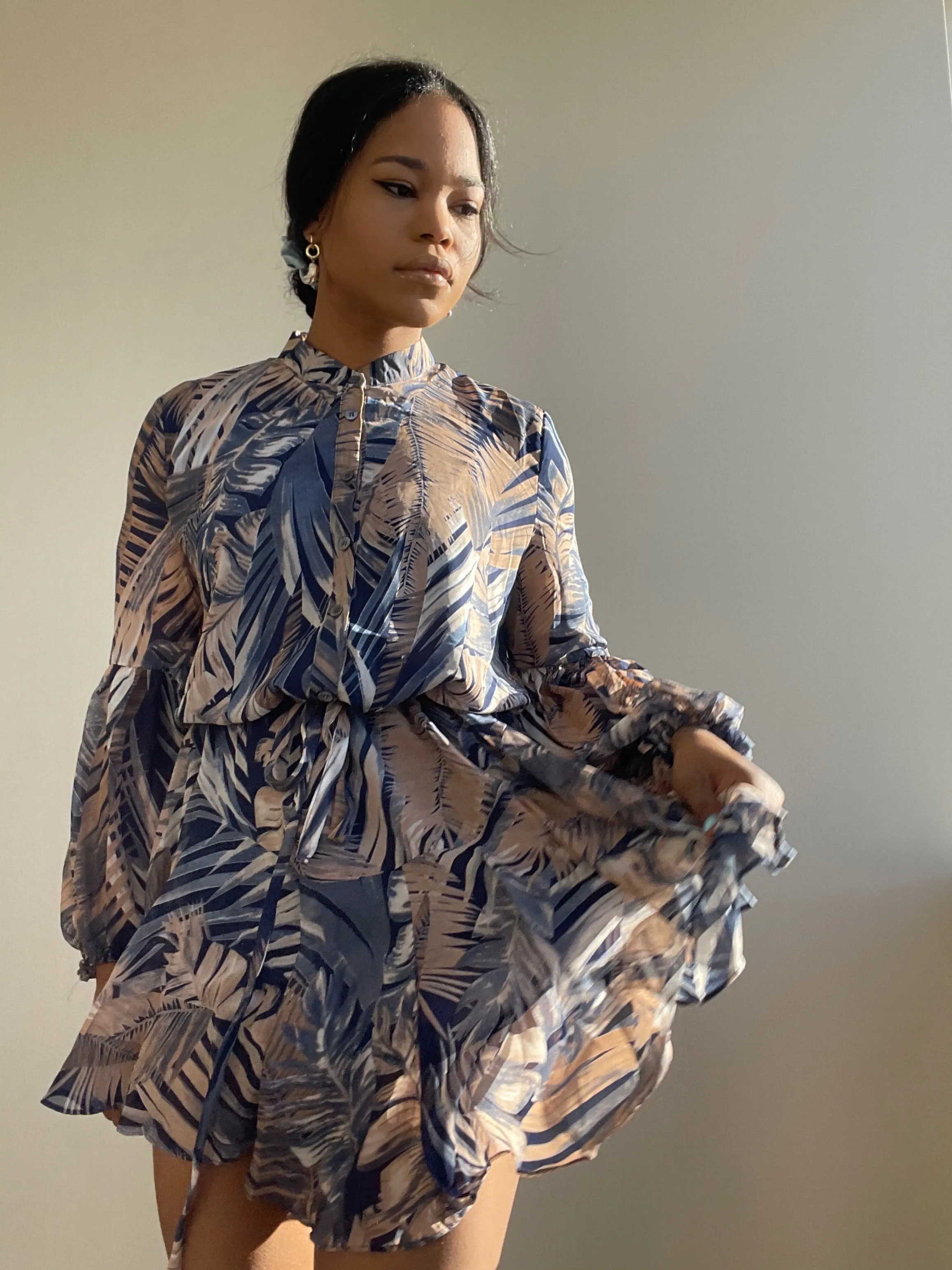 Tegan Woven Balloon Sleeve Dress In Navy