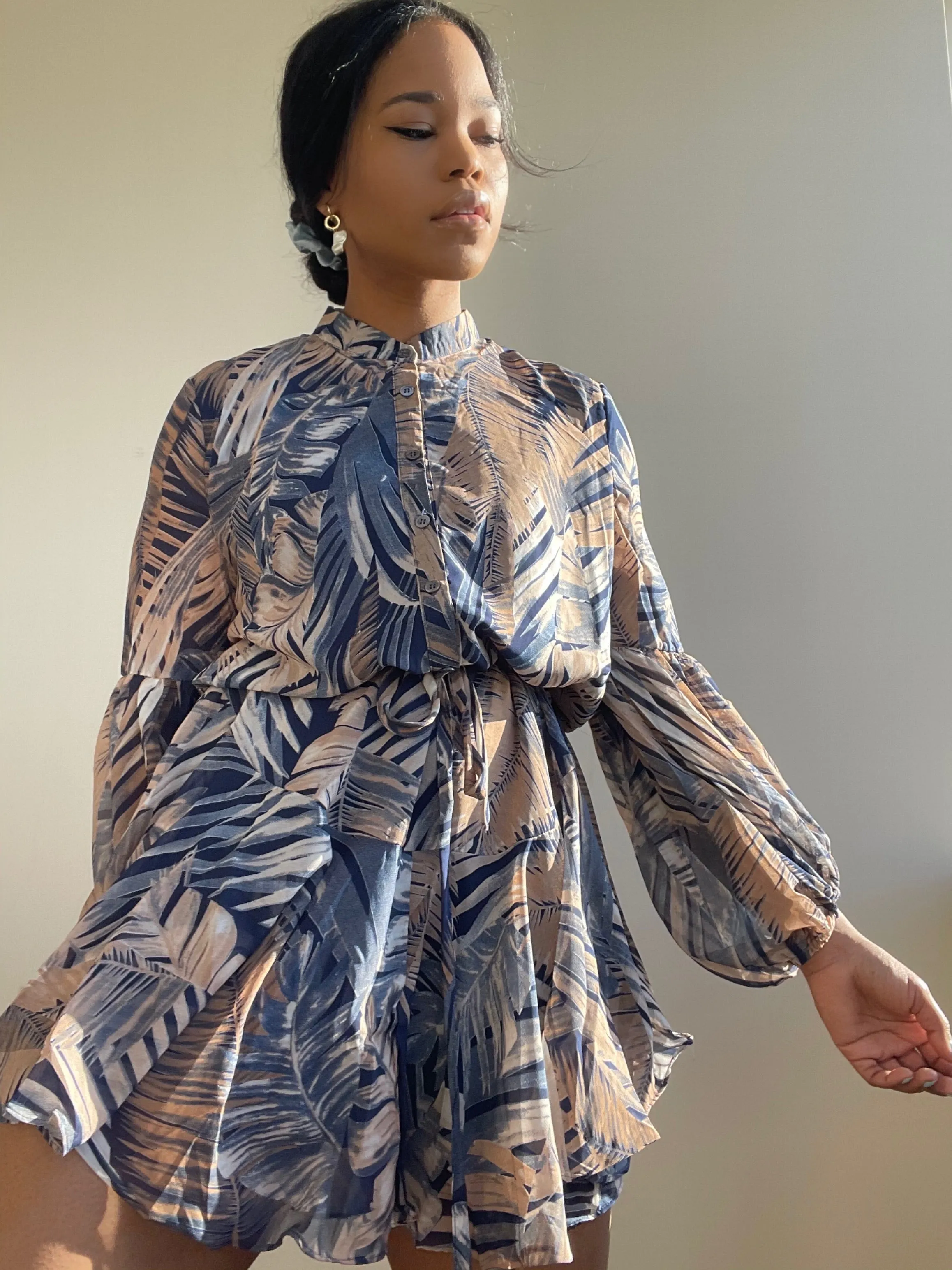 Tegan Woven Balloon Sleeve Dress In Navy